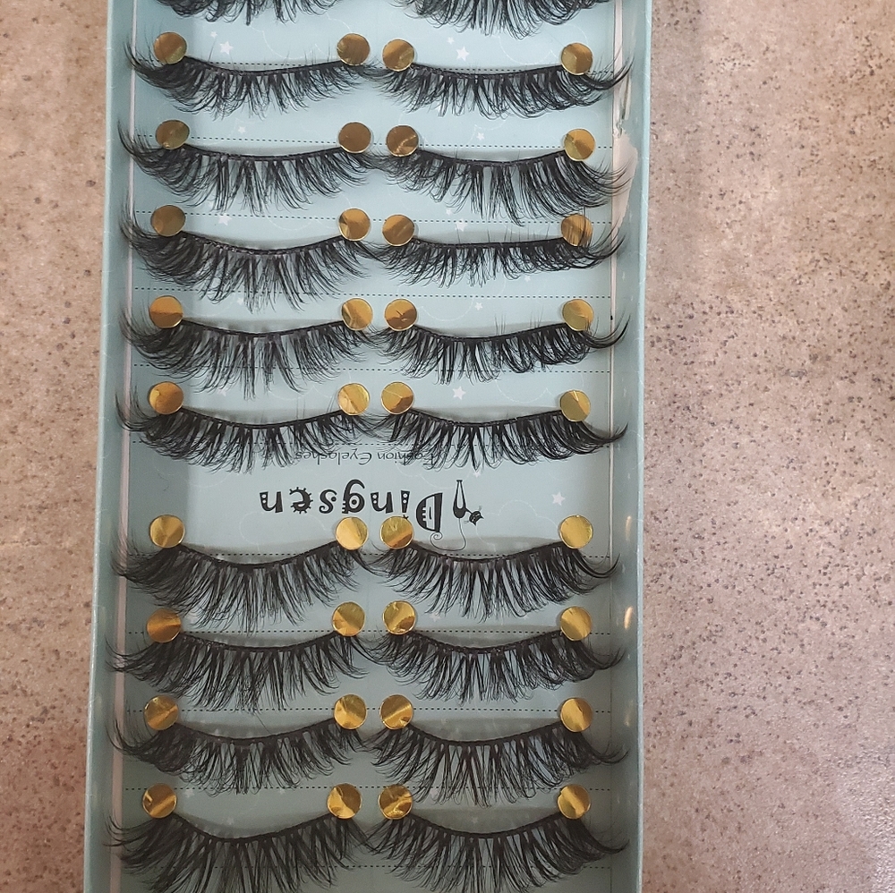 10 Pack Fluffy Eyelashes